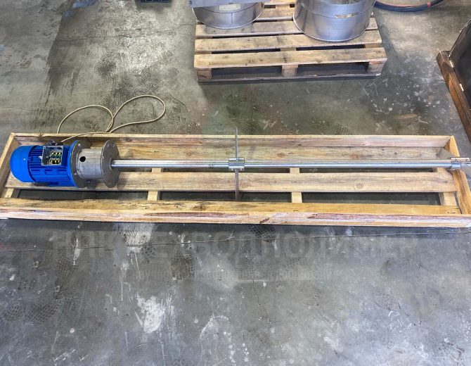 Полупогружная мешалка